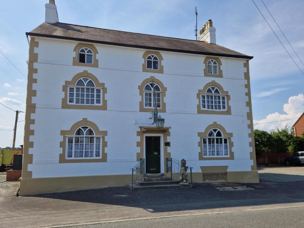 Ty Llew Hotel Llandysilio Exterior foto